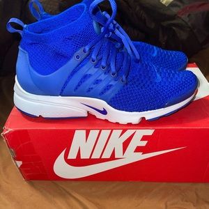 Size 8.5- Men’s Nike Air Presto flyknit ultra Blue